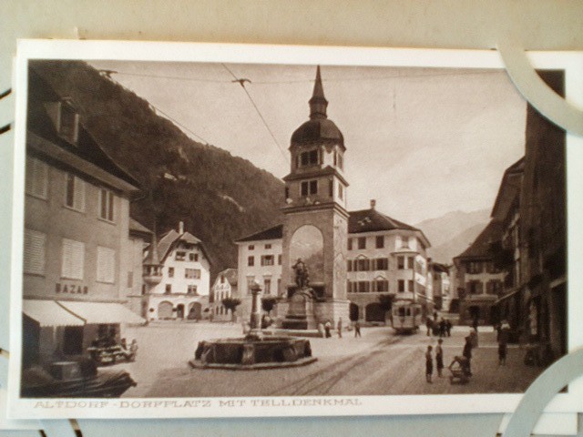 /Switzerland/CH_Place_1900-1949_Altdorf Dorfplatz mit Telldenkmal.jpg